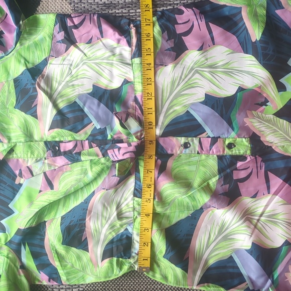 ASOS DESIGN shirt jumpsuit with tie waist in leaf print - Picture 7 of 9